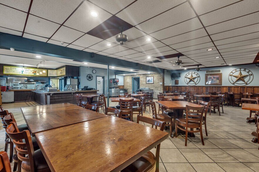 More Photos Of 2201 Kermit Hwy, Odessa Restaurant For Sale