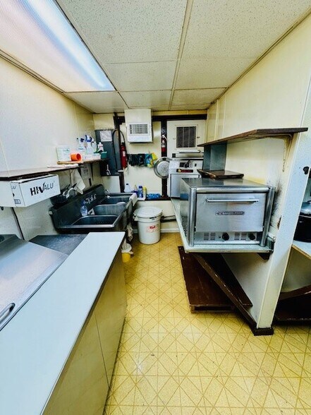 More Photos Of 4166 U.S. 40 hwy, Claysville Restaurant For Sale
