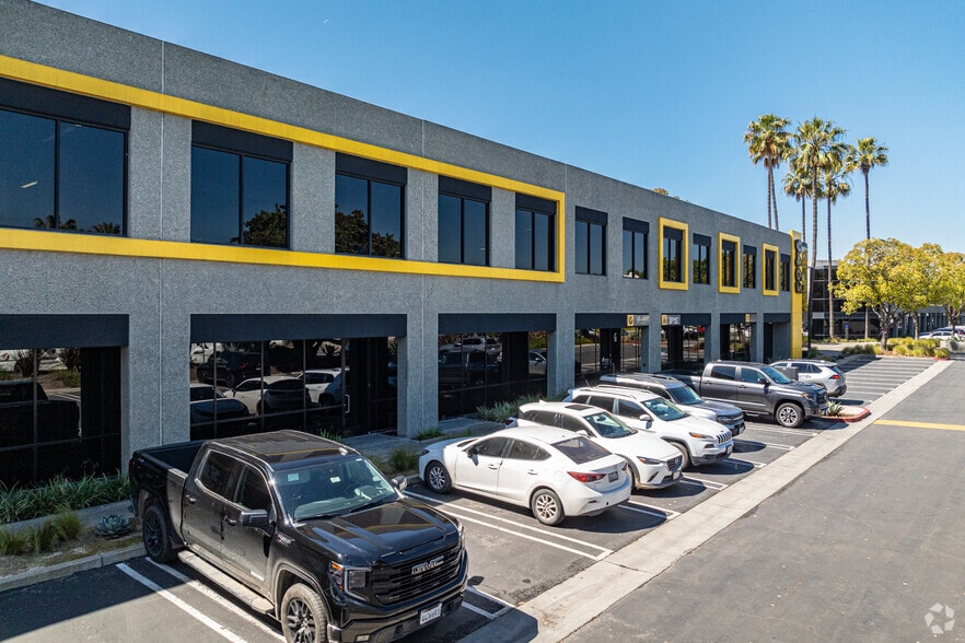 More Photos Of 9465 Customhouse Plz, San Diego Warehouse For Lease