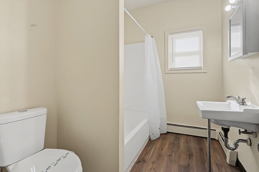 More Photos Of 471 Pond St, Woonsocket Apartments For Sale