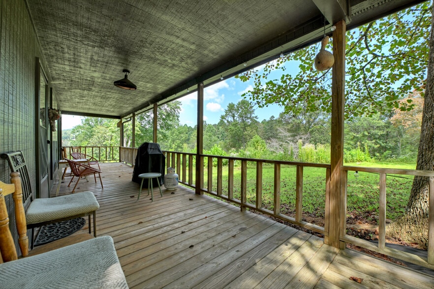 More Photos Of 77 Alpine Way, Blairsville Hotel For Sale