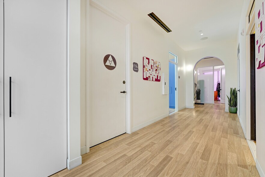 More Photos Of 3921 W Sunset Blvd, Los Angeles Storefront For Sale