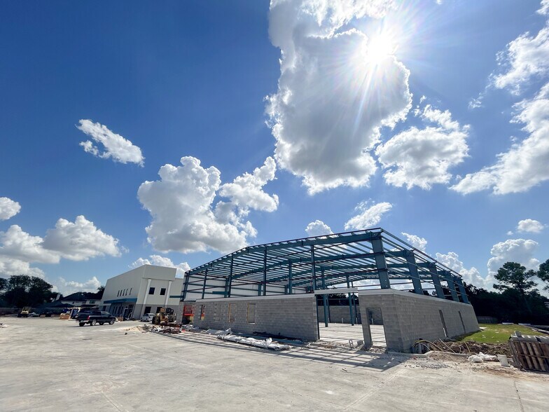 More Photos Of 6016 N Eldridge Pky, Houston Manufacturing For Lease