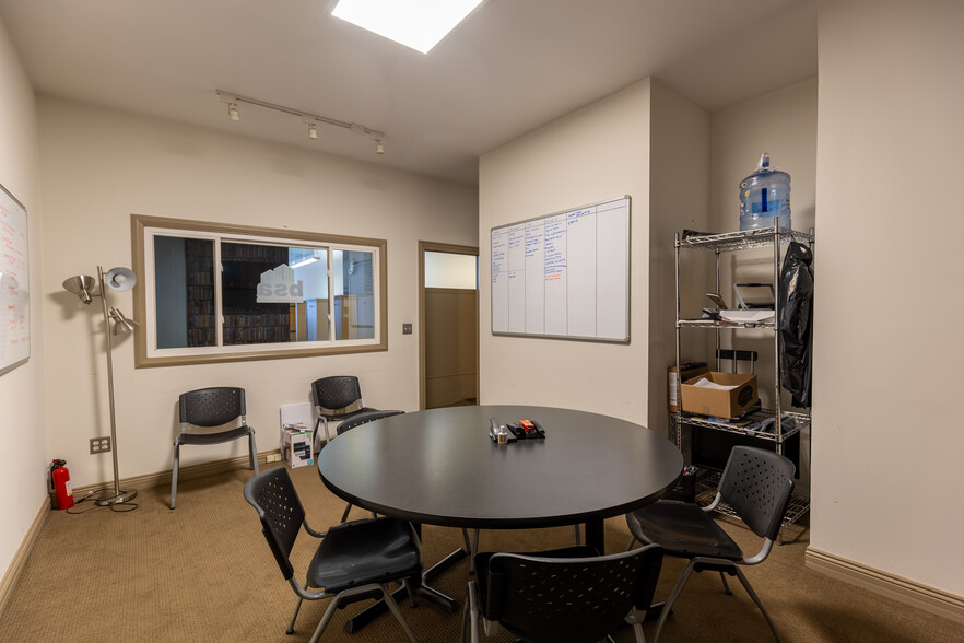 More Photos Of 827 N Milwaukee Ave, Chicago Storefront Retail Office For Sale