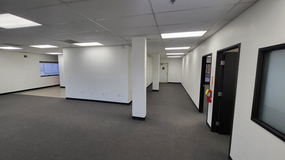 More Photos Of 3325-3326 W Oquendo Rd, Las Vegas Warehouse For Lease