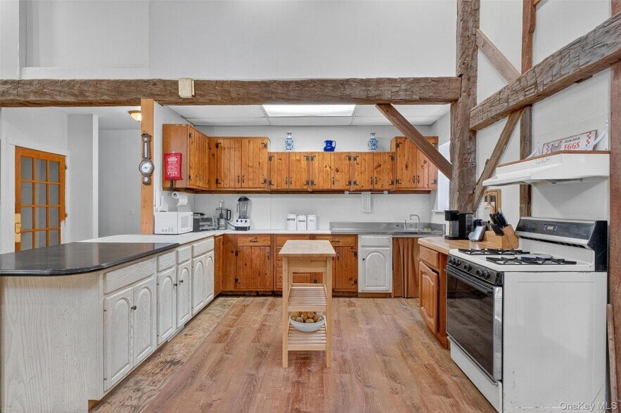 More Photos Of 3 Horsemens Trl, Cold Spring General Retail For Sale