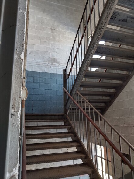 More Photos Of 1340-1400 Chestnut St, Kulpmont Manufacturing For Sale