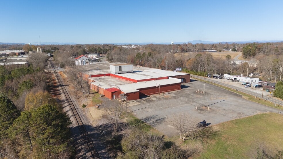 More Photos Of 2146 Highland Ave NE, Hickory Warehouse For Sale