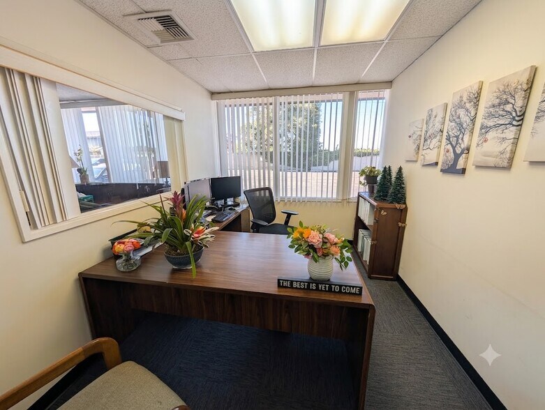 More Photos Of 17421 Irvine Blvd, Tustin Office For Lease