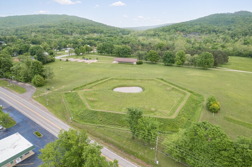 More Photos Of 310 S McCune St, Pilot Knob Hotel For Sale