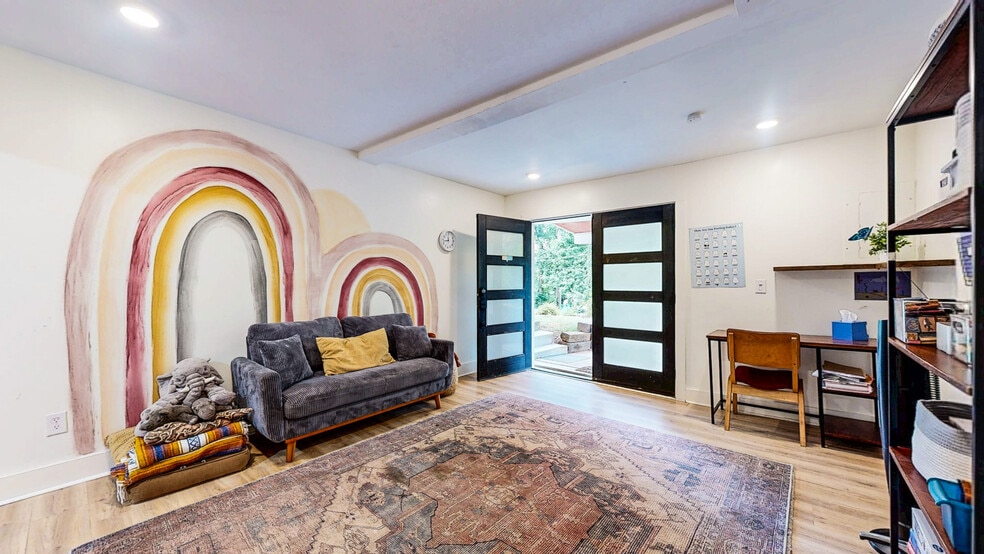 More Photos Of 3232 Memorial Dr, Decatur Office For Sale
