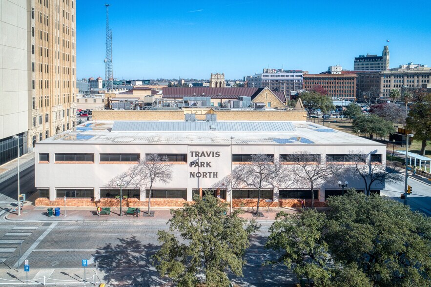 More Photos Of 800 Navarro St, San Antonio Office For Lease