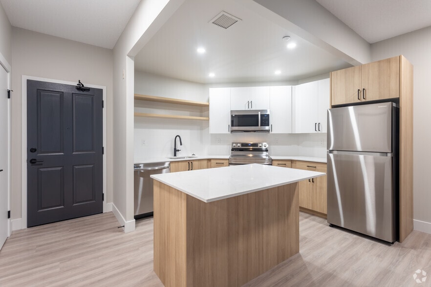 More Photos Of 10015 103 Av NW, Edmonton Apartments For Sale