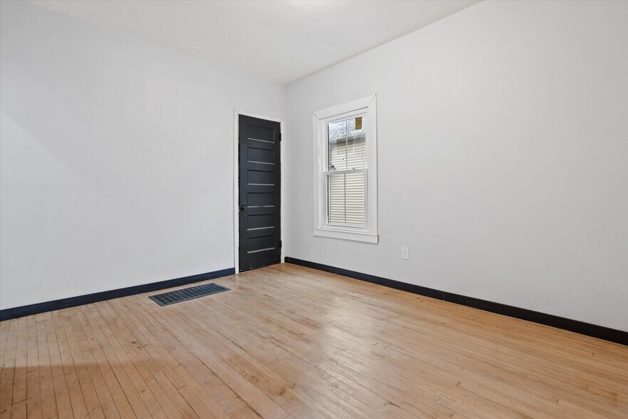 More Photos Of 1322 W Concordia Ave, Milwaukee Multifamily For Sale