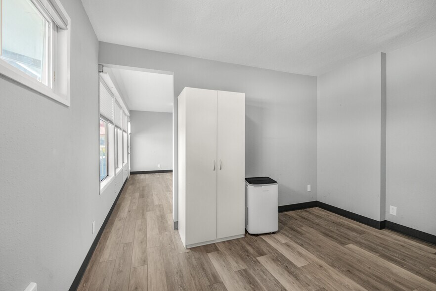 More Photos Of 118 Engle Ave, Molalla Storefront For Sale