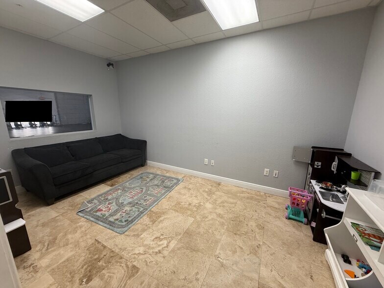 More Photos Of 1090 Innovation Ave, North Port Flex For Lease