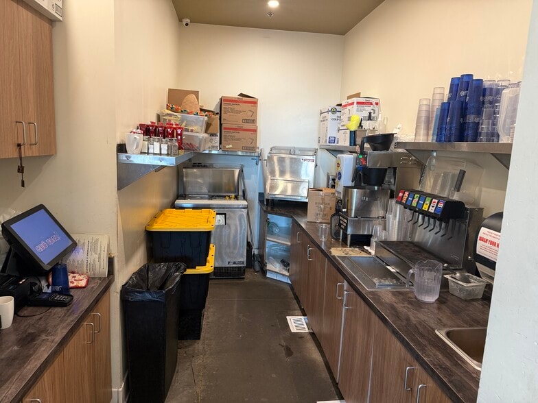 More Photos Of 3115 E Campus Pointe Dr, Fresno Freestanding For Lease