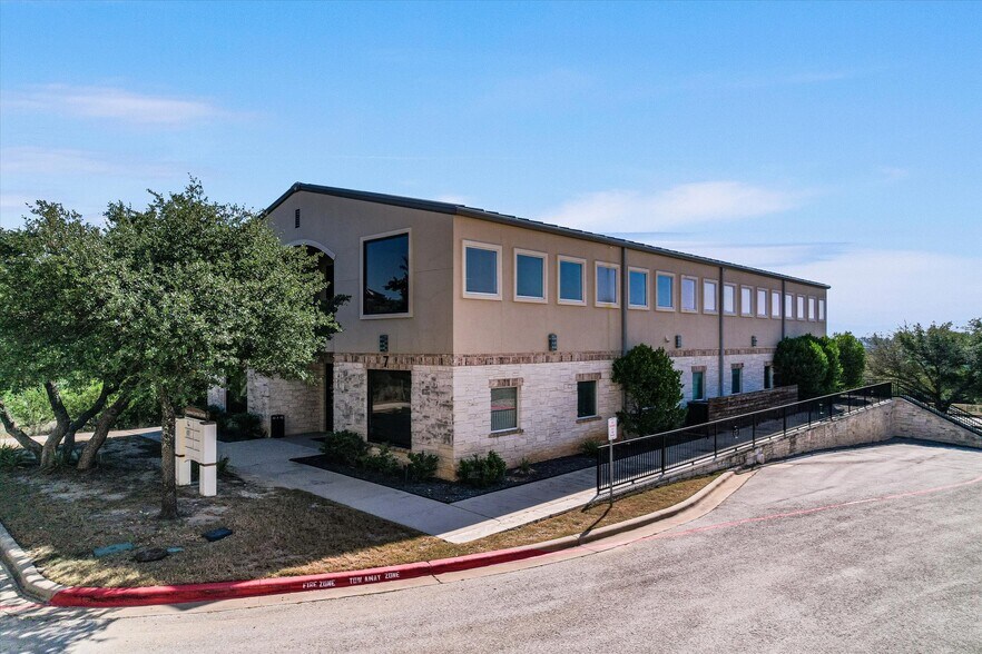 More Photos Of 7 Lakeway Centre Ct N, Lakeway Office For Lease