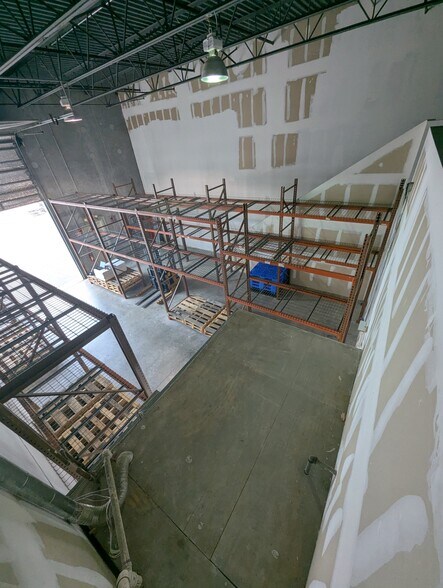 More Photos Of 585 NW Mercantile Pl, Port Saint Lucie Light Manufacturing For Sale