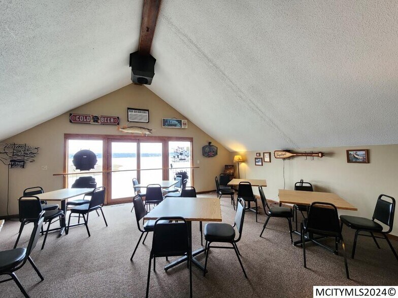 More Photos Of 702 E Lake St, Ventura Restaurant For Sale