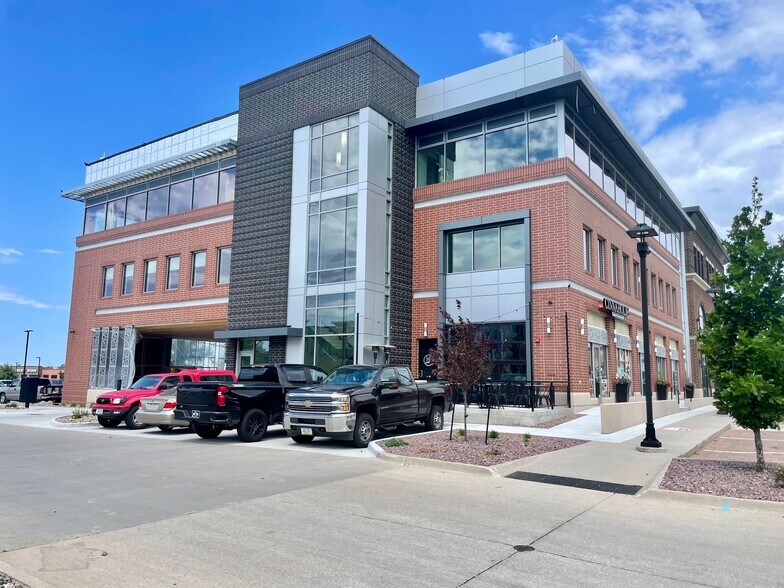 More Photos Of 1465 SW Park Square Dr, Ankeny Office For Lease