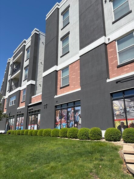 More Photos Of 800 W Hovey St, Normal Apartments For Lease