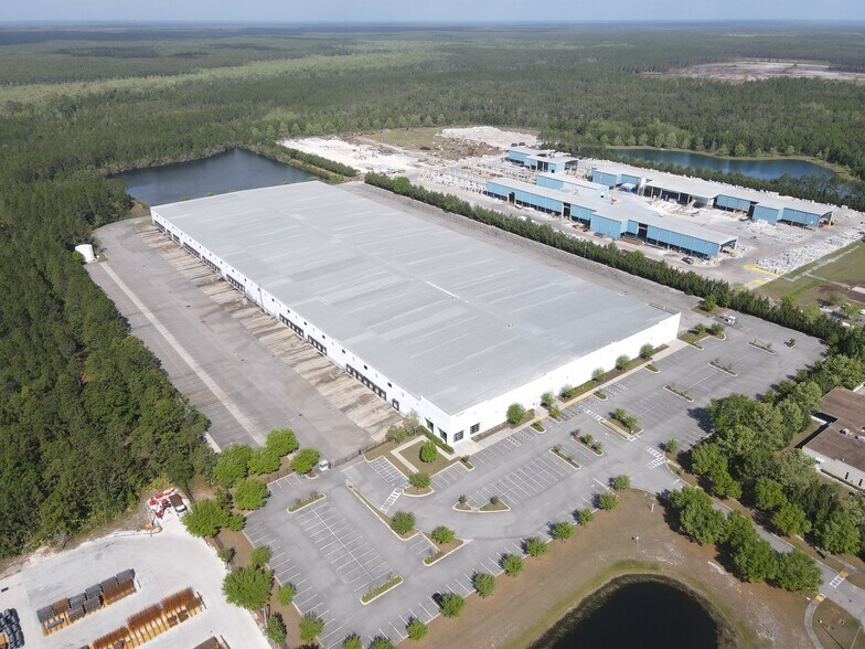 More Photos Of 12400 Presidents Ct, Jacksonville Warehouse For Lease
