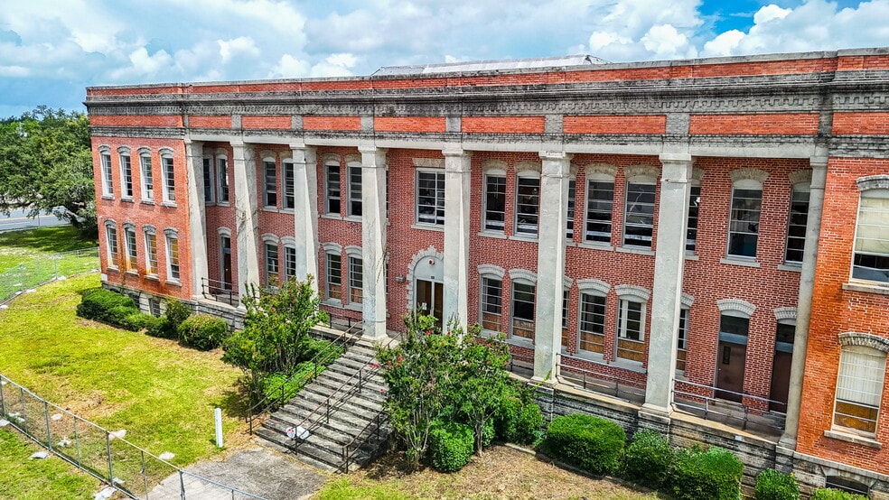 More Photos Of 101 E 7th St, Panama City Schools For Sale