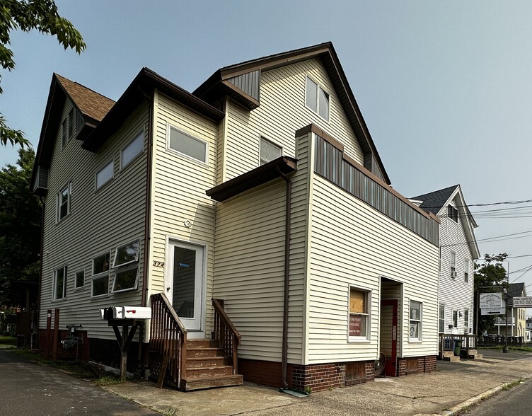 Primary Photo Of 374 N Colony Rd, Wallingford Storefront Retail Residential For Sale