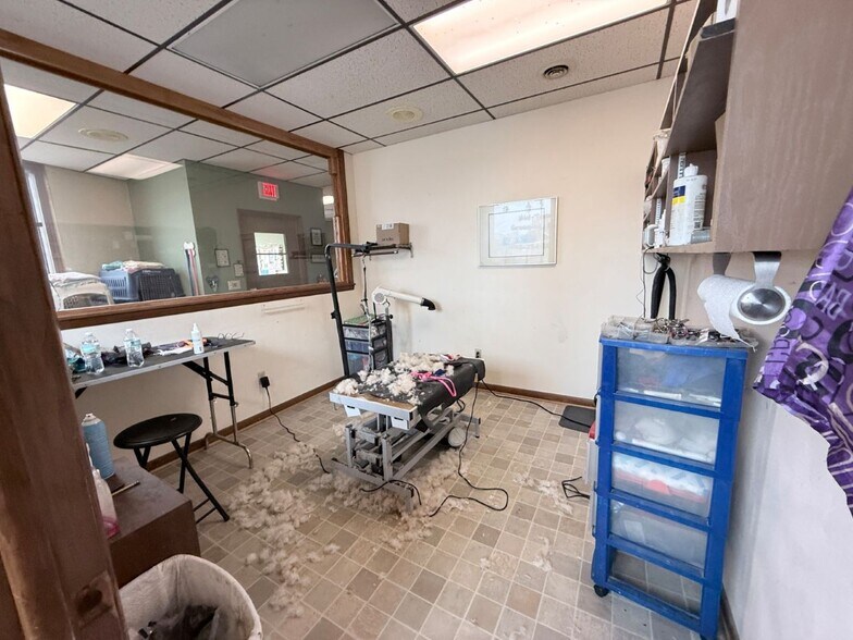 More Photos Of 125 N Main St, Marion Storefront Retail Residential For Sale