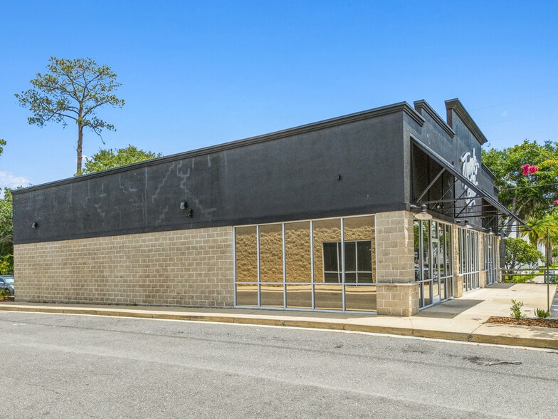 More Photos Of 3655 University Blvd W, Jacksonville Freestanding For Sale