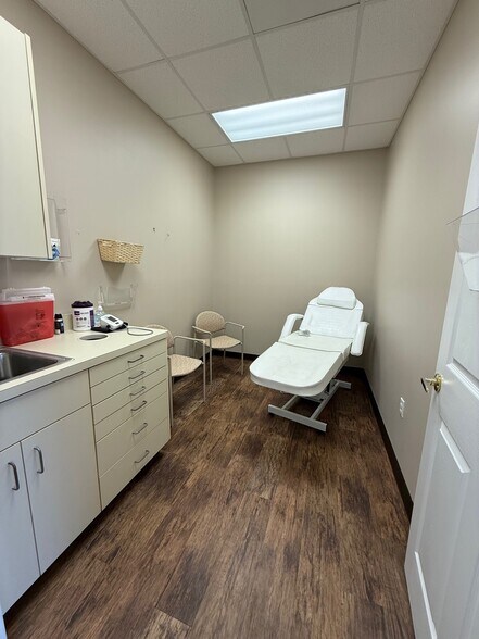 More Photos Of 12385 Sorrento Rd, Pensacola Coworking Space