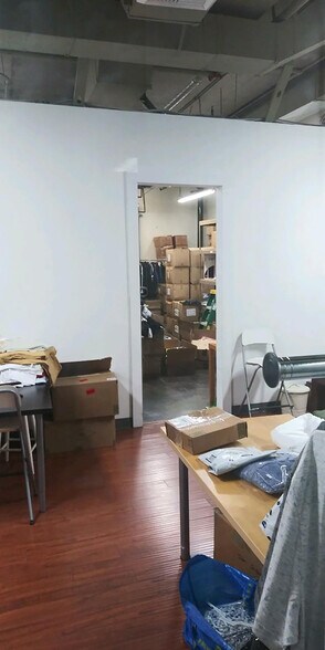 More Photos Of 1015 Crocker St, Los Angeles Storefront For Sale