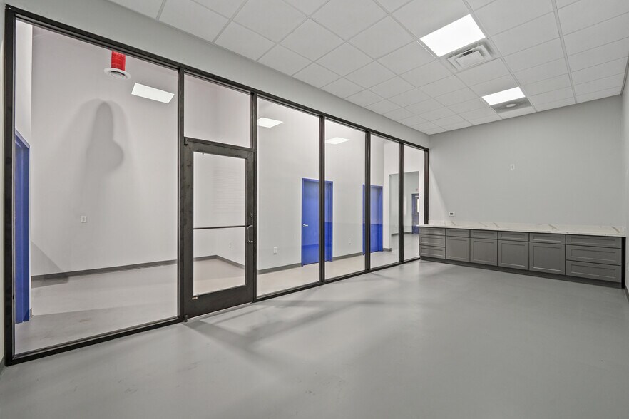 More Photos Of 14029 Almeda Rd, Houston Warehouse For Lease