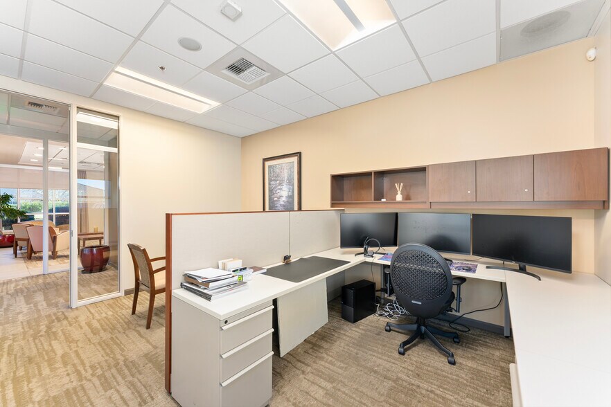 More Photos Of 975 Reserve Dr, Roseville Medical For Sale