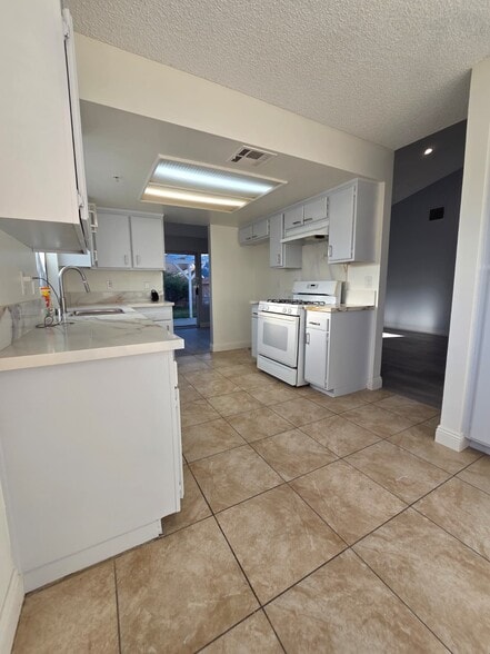 More Photos Of 3833 E Avenue R12, Palmdale Healthcare For Sale