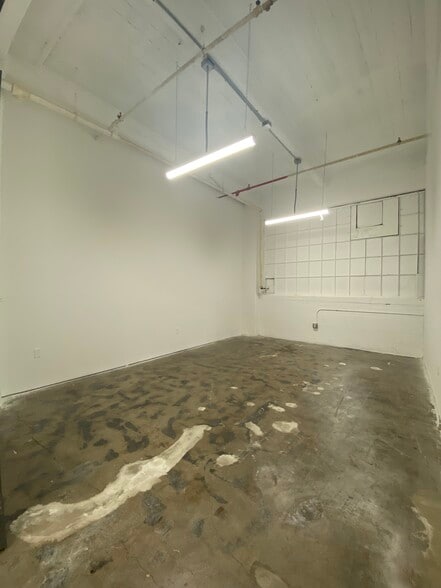 More Photos Of 901 E 31st St, Los Angeles Manufacturing For Lease