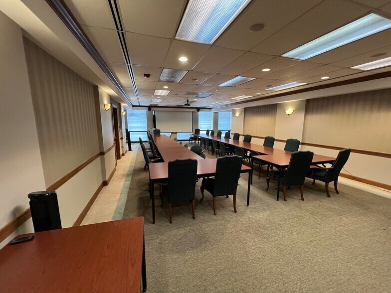 More Photos Of 33 W 1st St, Dayton Office For Lease