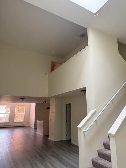 More Photos Of 1006 Harris Ave, Bellingham Storefront Retail Residential For Sale