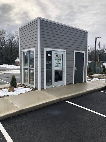 More Photos Of 212 Southampton Rd, Westfield Freestanding For Lease