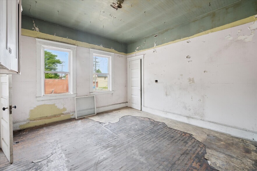 More Photos Of 5505 Lorain Ave, Cleveland Storefront Retail Residential For Sale