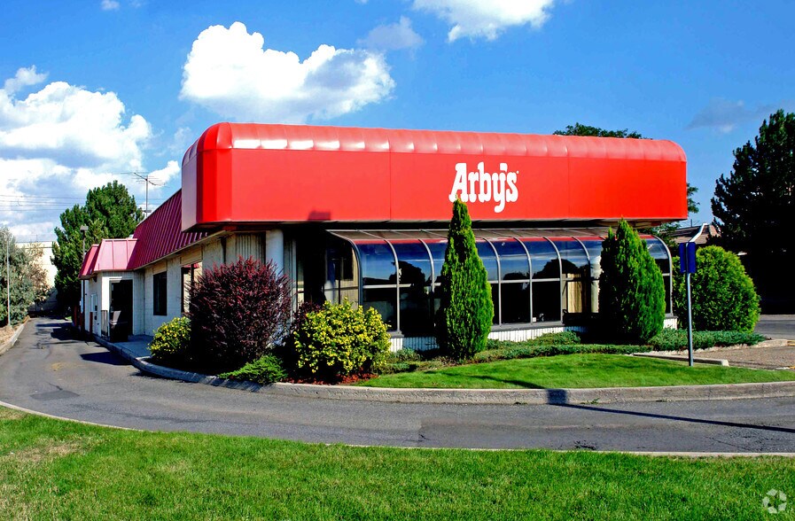 More Photos Of 6626 S Yosemite Ct, Englewood Fast Food For Lease