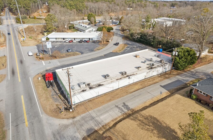 More Photos Of 102-114 Metro Dr, Spartanburg Storefront Retail Office For Sale