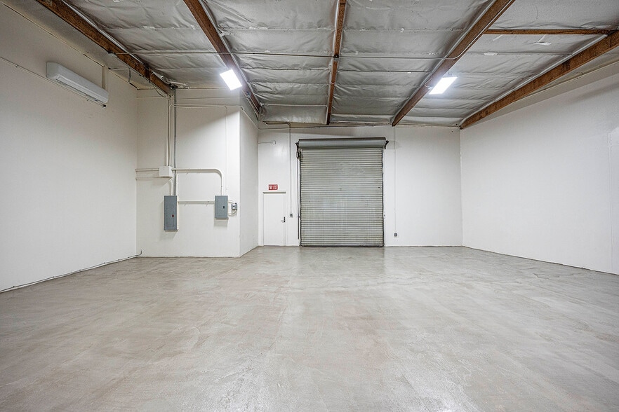 More Photos Of 550-590 E Arrow Hwy, San Dimas Warehouse For Lease