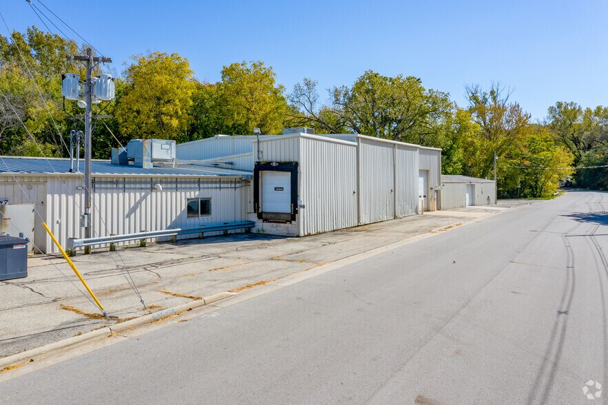 More Photos Of 612 E Lake St, Lake Mills Industrial For Sale