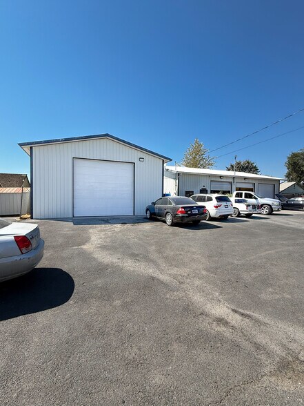More Photos Of 1514 S 18th St, Yakima Auto Dealership For Sale