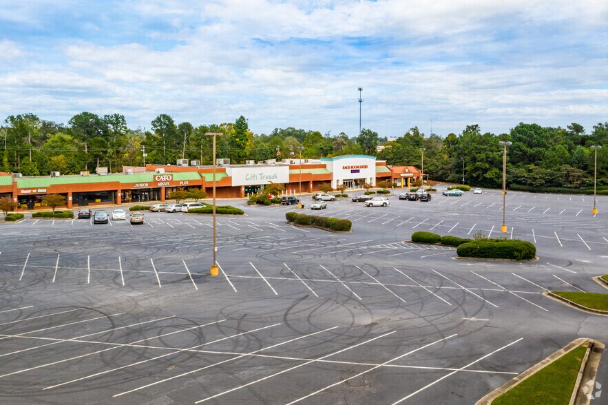 More Photos Of 3555 Mercer University Dr, Macon-Bibb Unknown For Lease