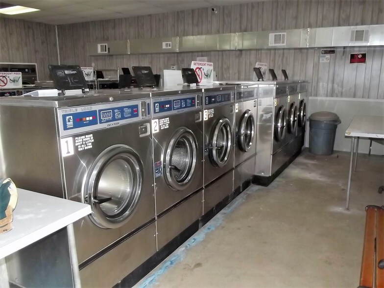 More Photos Of 3685 Highway 19, Huntsville Storefront Retail Residential For Sale