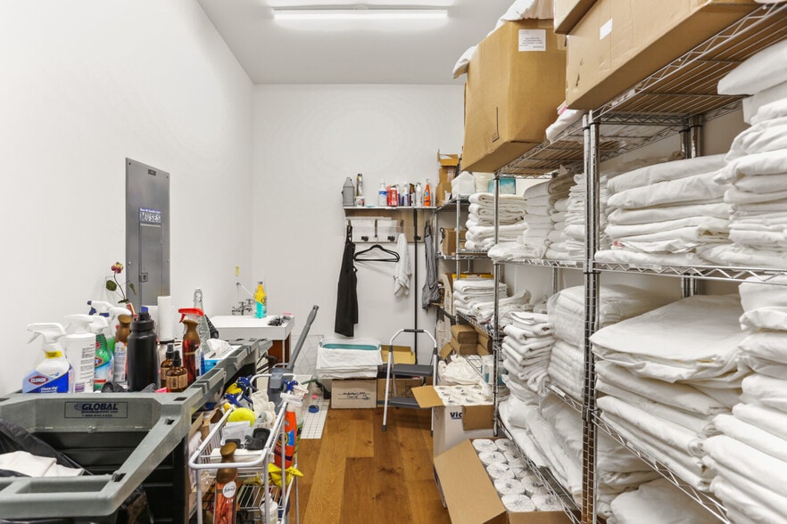 More Photos Of 1476 Magazine St, New Orleans Hotel For Sale