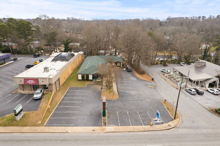 More Photos Of 499 S Pleasantburg Dr, Greenville Freestanding For Sale